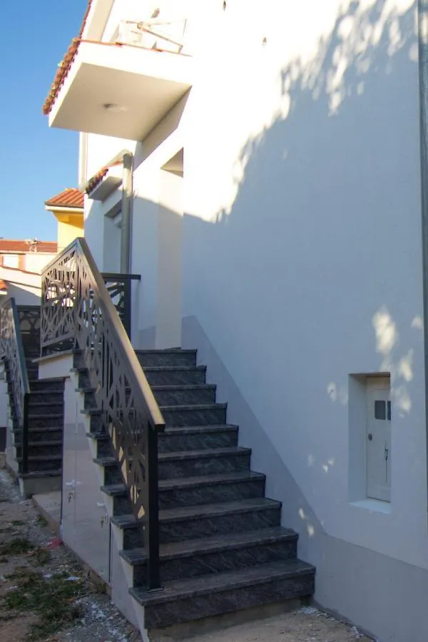 Apartments Flowers Krk Town 0*,